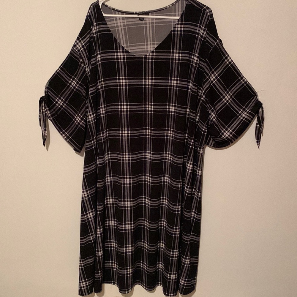 Worthington Black Plaid Midi Dress